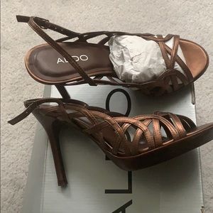 NEW /Unworn High Heels Size 7